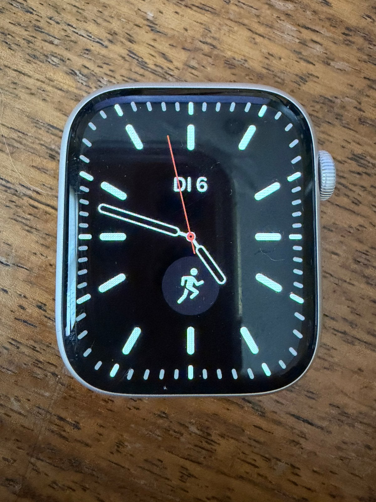 Apple Watch S8 Starlight 45mm 82 %, Enlèvement ou Envoi, Comme neuf