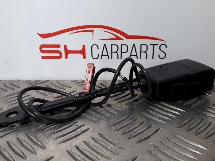 Insertion ceinture de sécurité avant droite d'un Mercedes, 3 mois de garantie, Utilisé, -, -