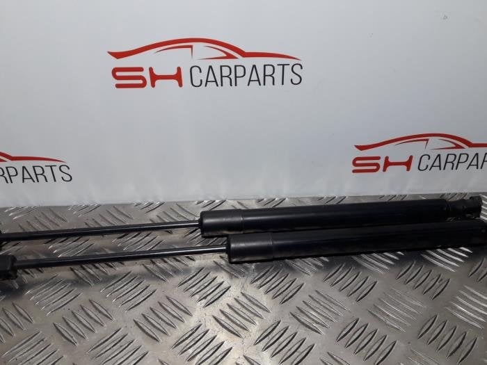Kit amortisseur gaz hayon d'un Volkswagen Golf, Volkswagen, -, 3 mois de garantie, Utilisé