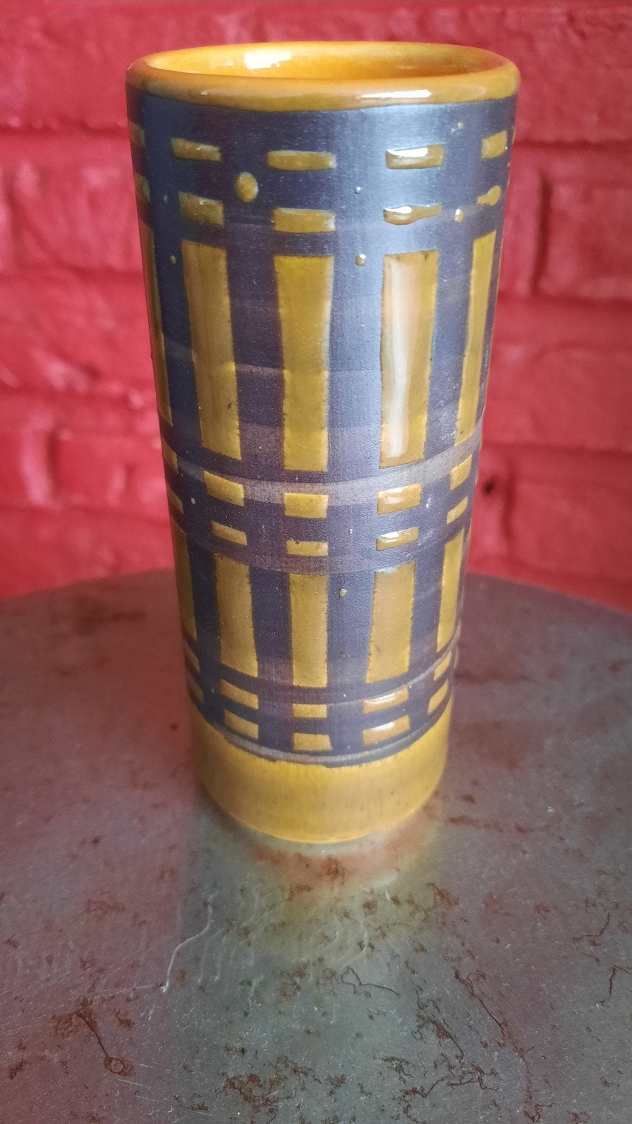 Vintage Surrey ceramic England vaasje, Ophalen