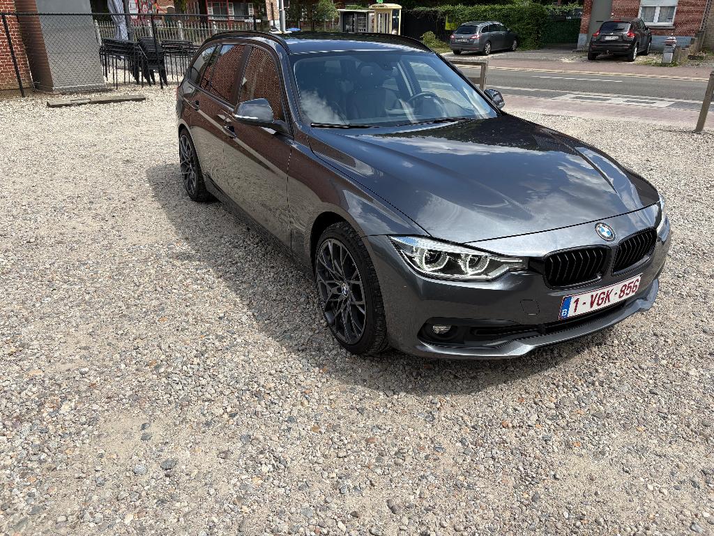 BMW 318D-Automaat-Touring-09/2017-136000km-oplopend, Auto's, Achterwielaandrijving, 4 cilinders, 109 g/km, Leder