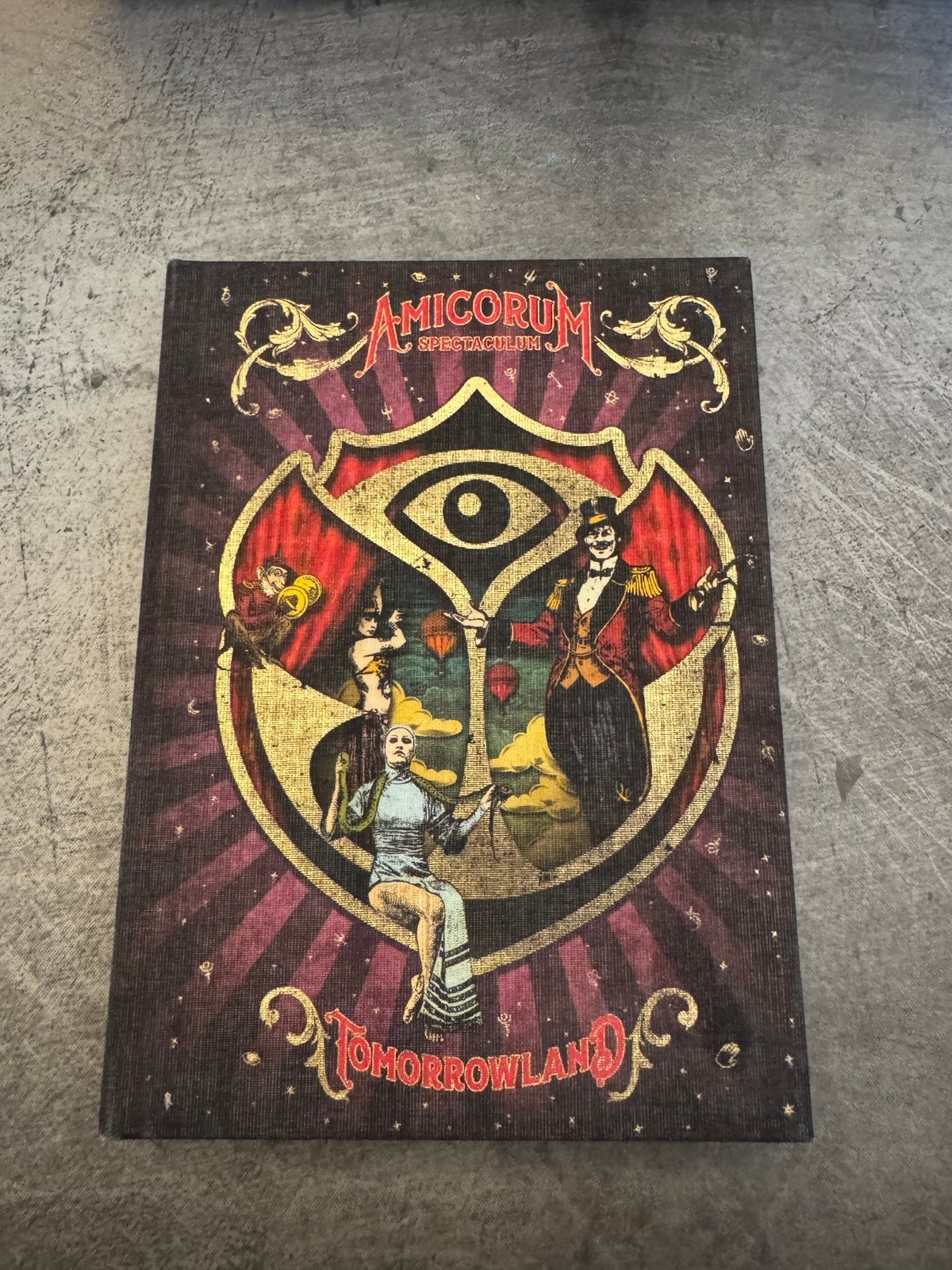 Tomorrowland 2017: Amicorum Spectaculum, Ophalen, Zo goed als nieuw