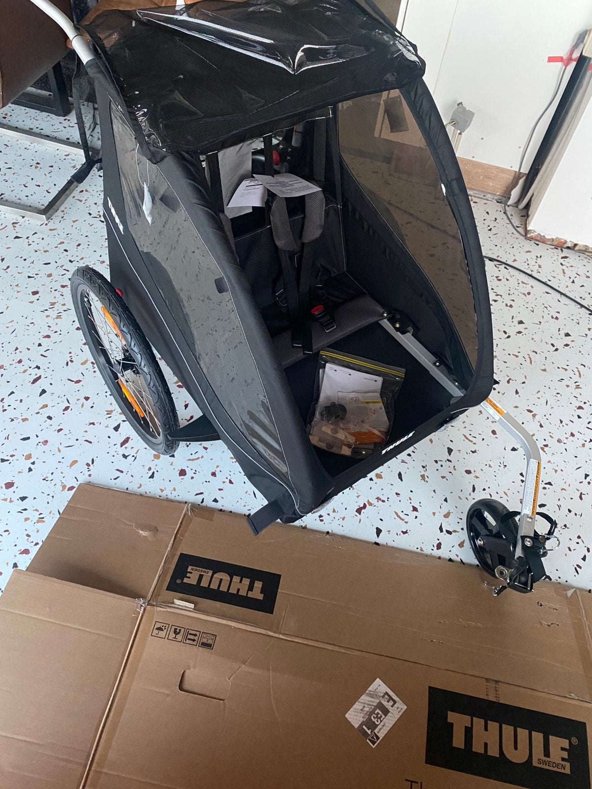 Nieuw - thule coaster XT zwart, Fietsen en Brommers, Fietsen | Bakfietsen, Ophalen