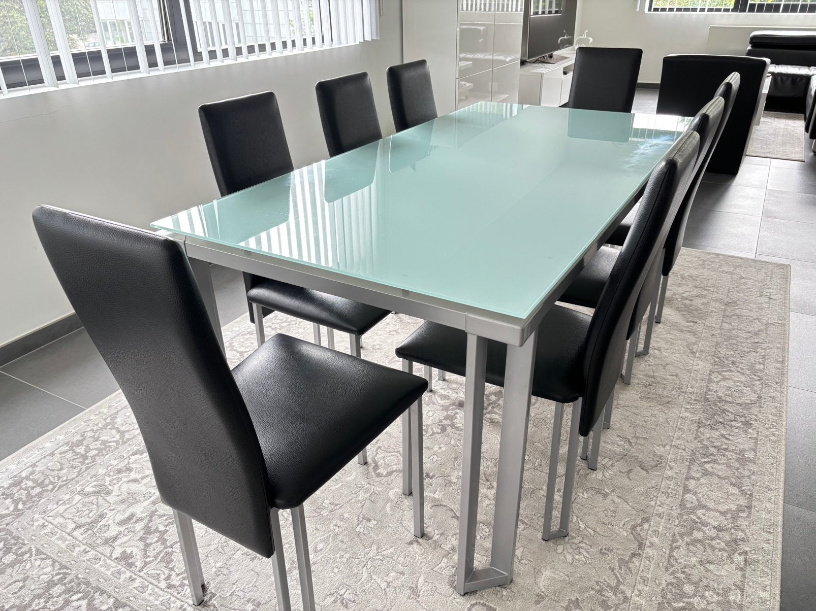 Table à manger avec chaises, Enlèvement, Comme neuf