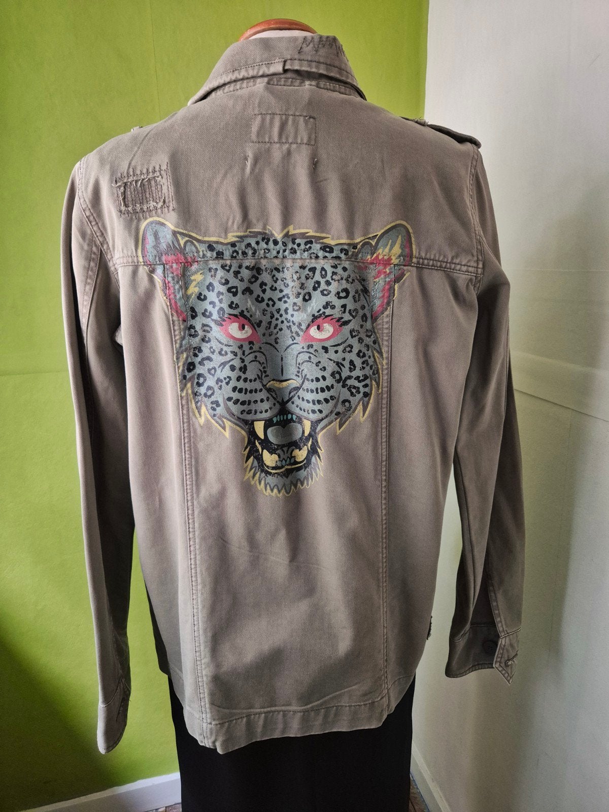 Veste militaire à imprimé jaguar taille M, Enlèvement ou Envoi, Taille 38/40 (M)