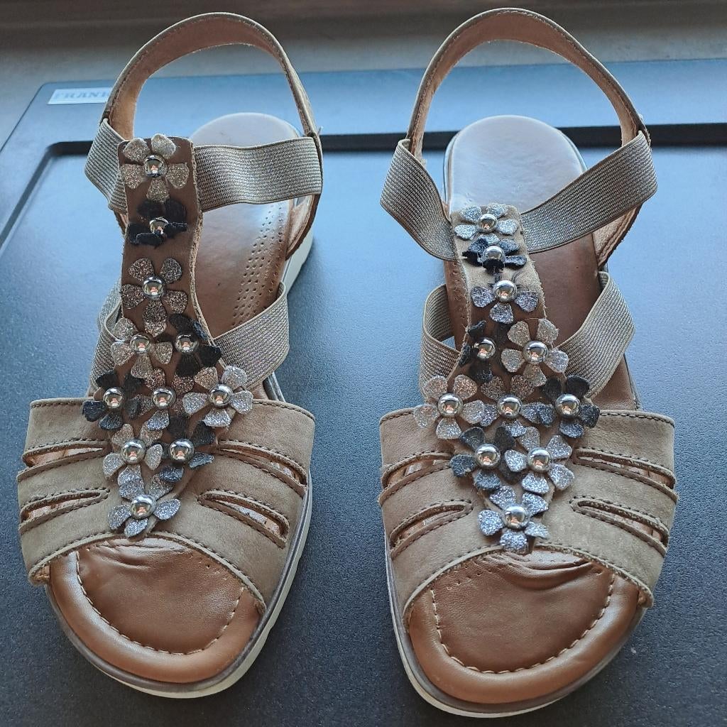 zeer mooie sandalen van Ara, maat 38,5, als nieuw, Bruin, Zo goed als nieuw, Sandalen of Muiltjes, Ophalen of Verzenden
