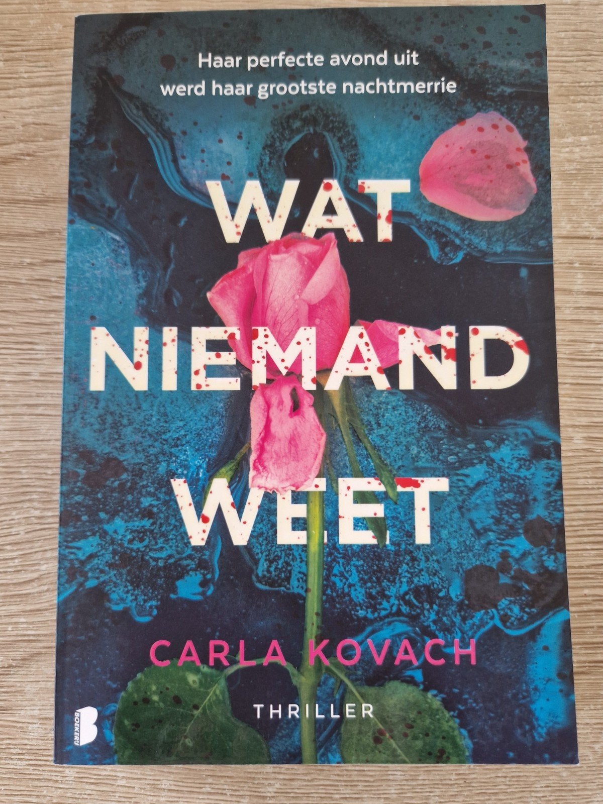 Carla Kovach - Wat niemand weet, Ophalen of Verzenden, Carla Kovach