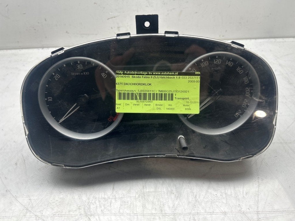 INSTRUMENTS DE BORD Skoda Fabia II (5J) (01-2006/12-2014), Utilisé, Info@skoda-auto.de, Skoda, Max-Planck-Straße  3-5
64331  Weiterstadt, DE