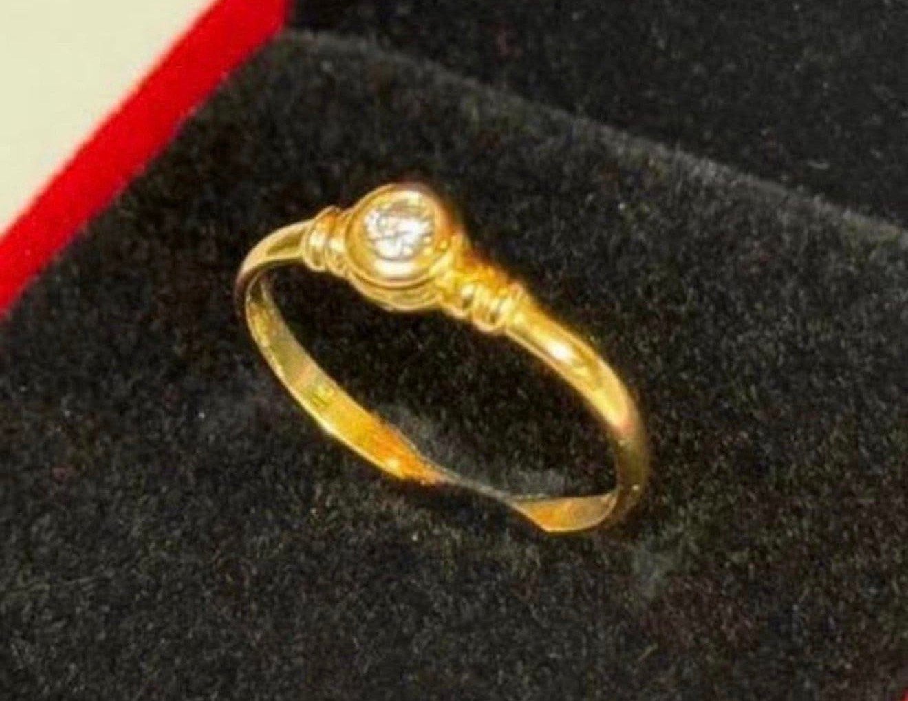 Prachtige 18 karaat gouden ring met natuurlijke diamant!, Geel, Ophalen of Verzenden, Kleiner dan 17, Met edelsteen