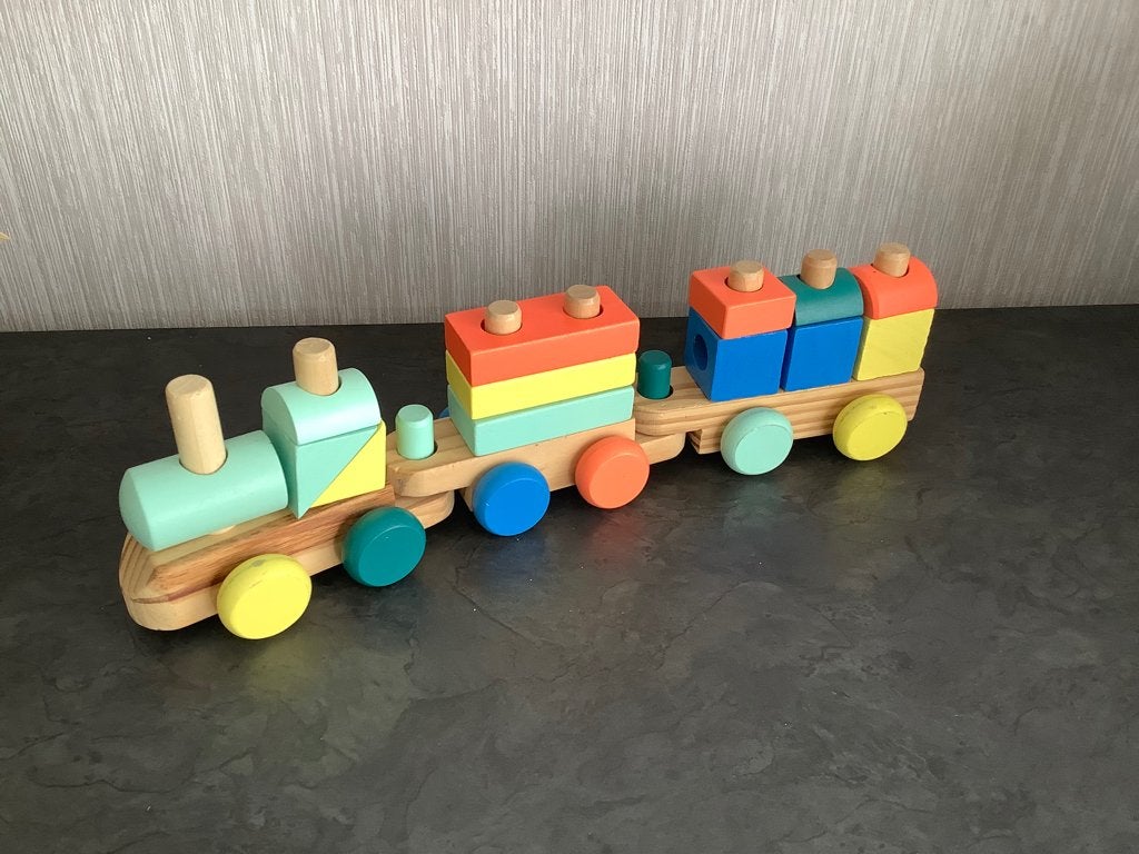 Houten speelgoed trein (12x43 cm), Kinderen en Baby's, Speelgoed | Houten speelgoed, Ophalen of Verzenden, Gebruikt, Duw- of Trekspeelgoed