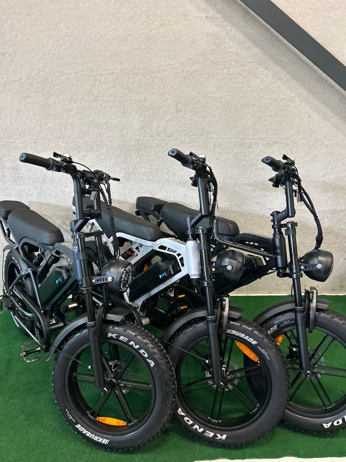 Nieuwe V20 PRO fatbikes,zwart,Nardo of donkergrijs/showroom, Fietsen en Brommers, Elektrische fietsen, Ophalen, Nieuw, 50 km per accu of meer