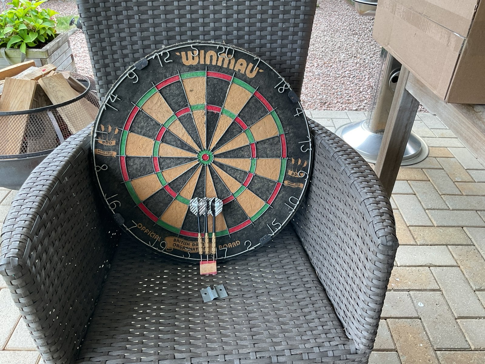 Winmau dartsblok, Sport en Fitness, Darts, Ophalen, Gebruikt, Dartbord met pijlen