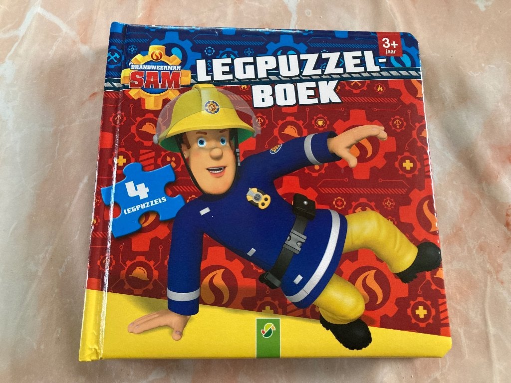 Sam de brandweerman lees- en puzzelboekje, Ophalen of Verzenden, Zo goed als nieuw, Voorleesboek, 4 jaar
