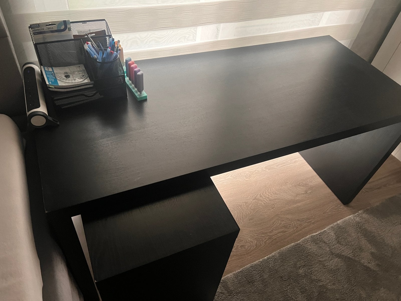 IKEA MALM bureau met uitschuifbaar blad, Enlèvement, Comme neuf, IKEA, Noir