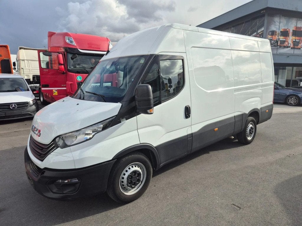 Iveco Daily 35 S 14 (bj 2024), Auto's, Bestelwagens en Lichte vracht, 100 kW, Gebruikt, Euro 6, 2287 cc