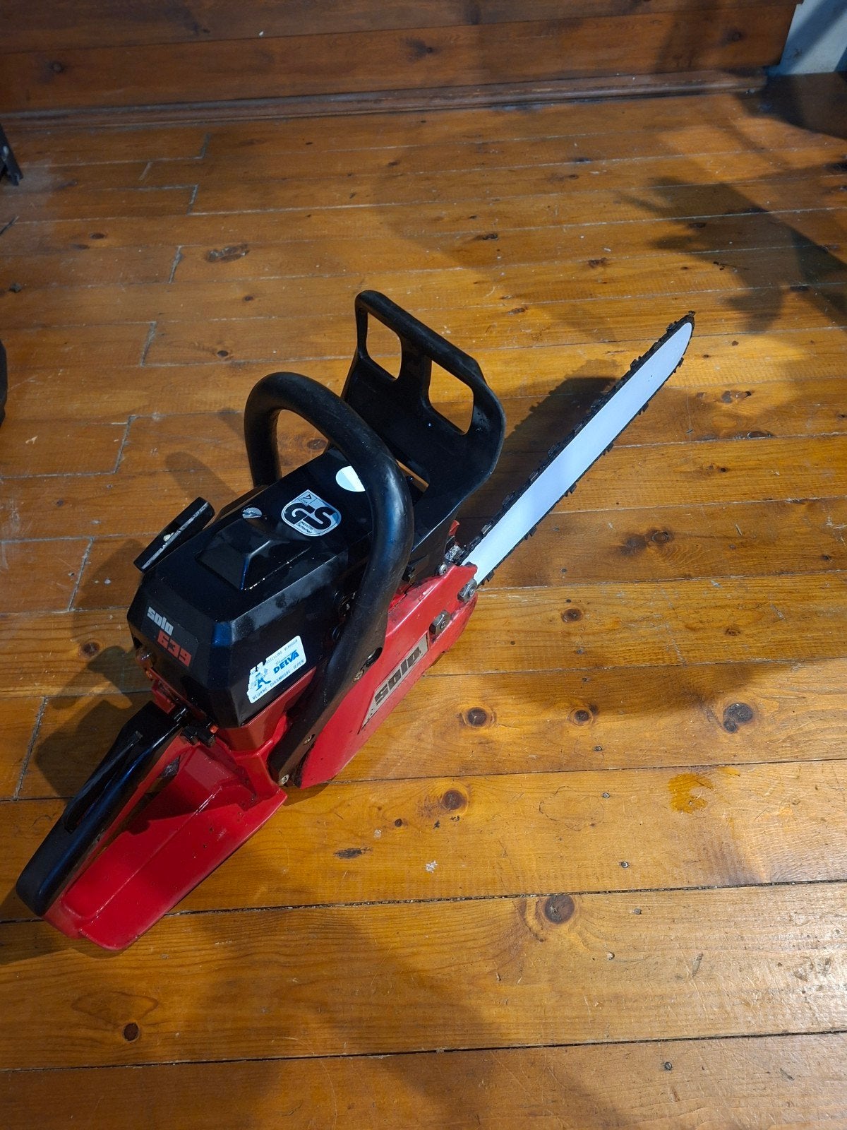 Solo 639 2.6 kw kettinzaag, Ophalen