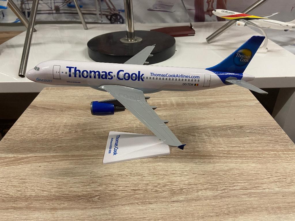 Thomas Cook  A320-200  1:100, Ophalen of Verzenden, Zo goed als nieuw, Schaalmodel