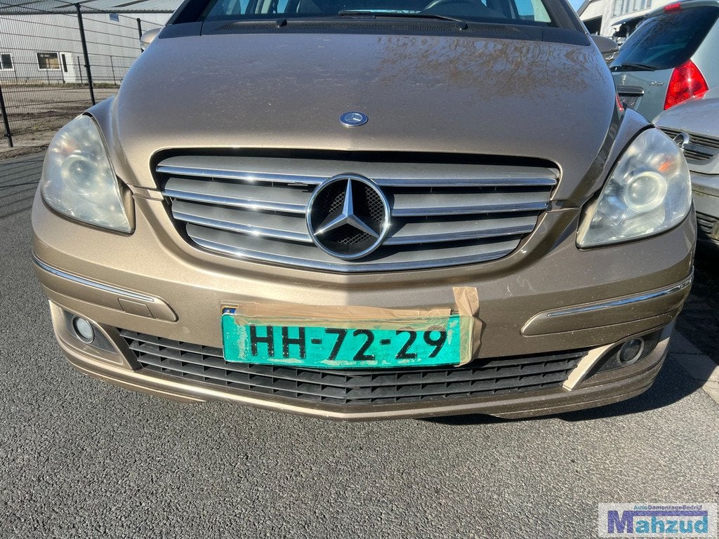 MERCEDES B KLASSE W245 BRONS 791 voorbumper 2005-2011, Gebruikt, Mercedes-Benz AG, Mercedes-Benz, Mercedesstrasse 120
70372  Stuttgart, DE