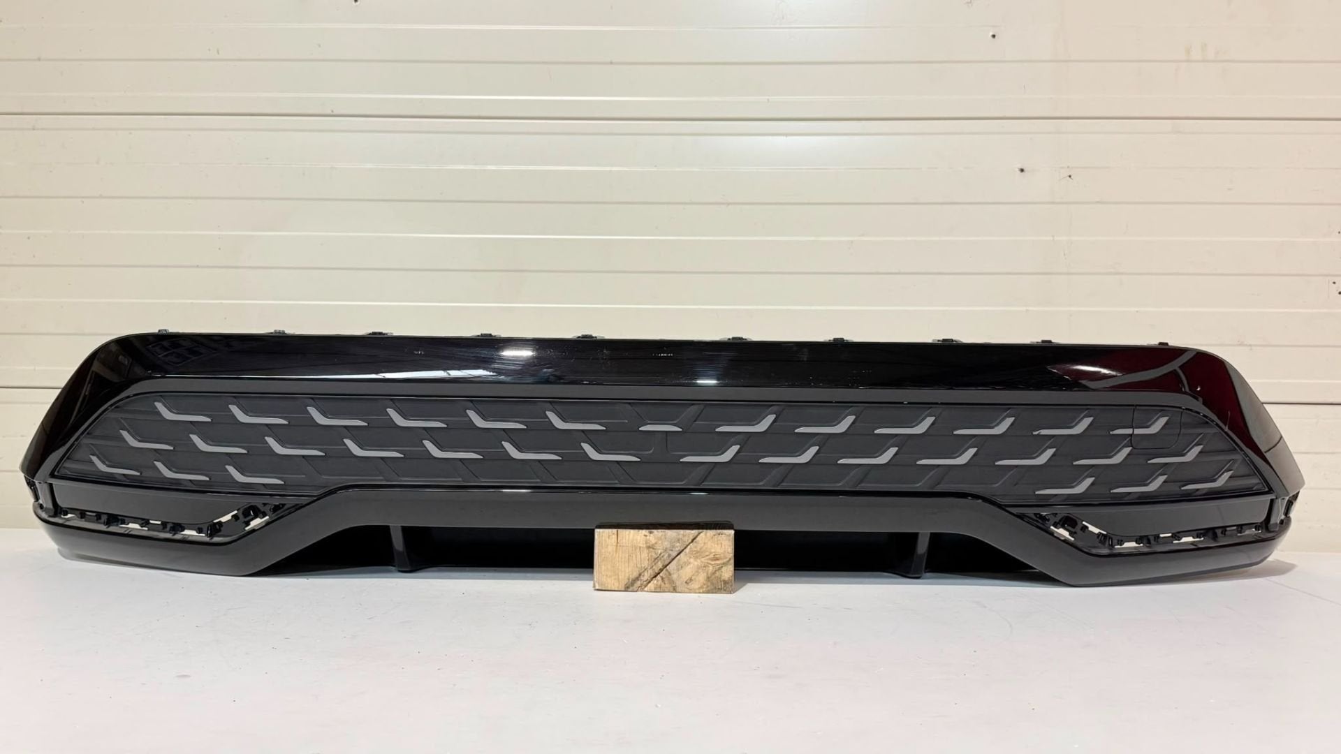 Diffuseur Audi A3 8Y Facelift 8Y4807521J, Arrière, Pare-chocs, AUDI AG, Auto-Union-Strasse 1
85045  Ingolstadt, DE