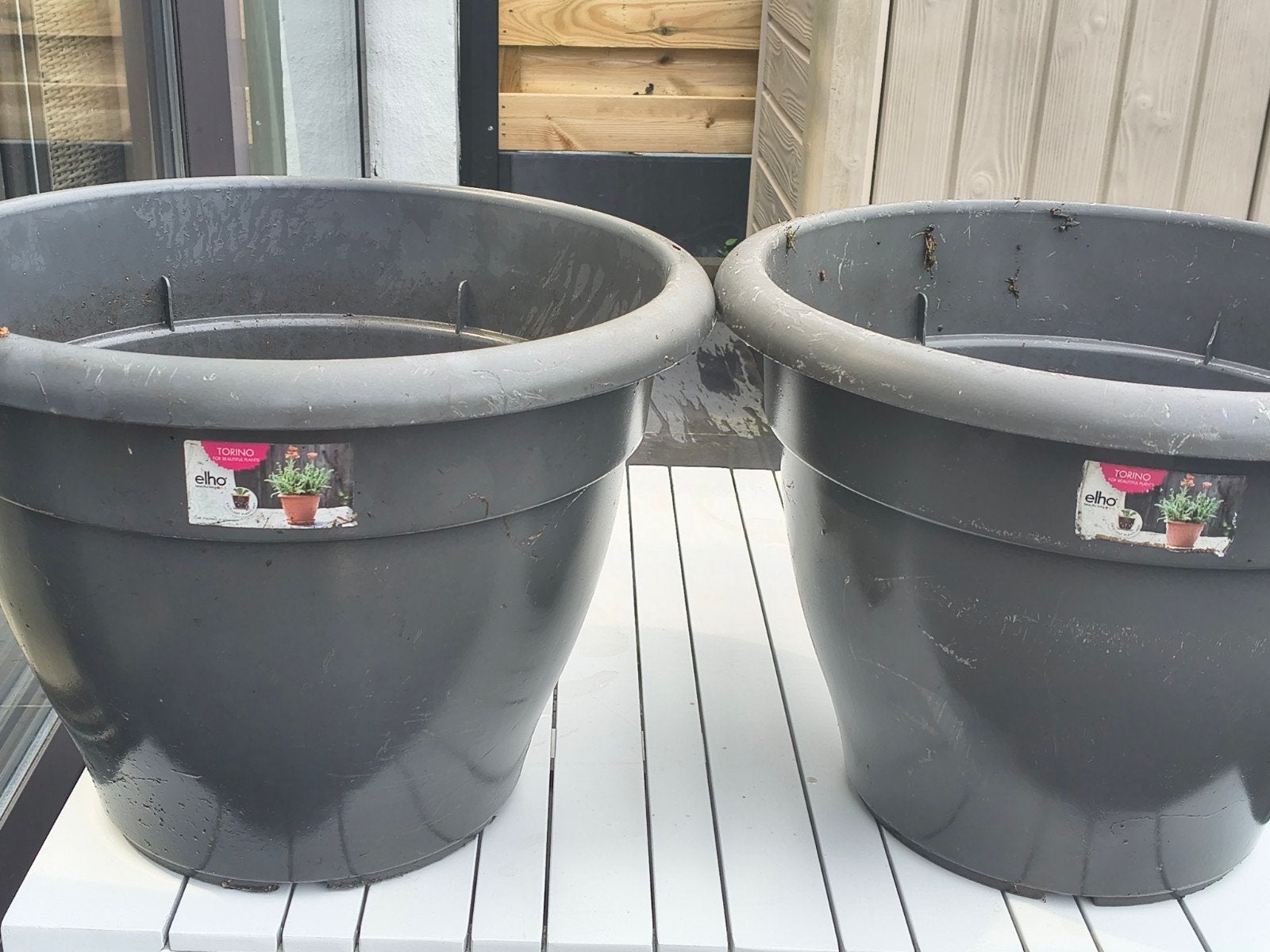 2 grote bloempotten merk ELHO, Tuin en Terras, Bloembakken en Plantenbakken, Ophalen