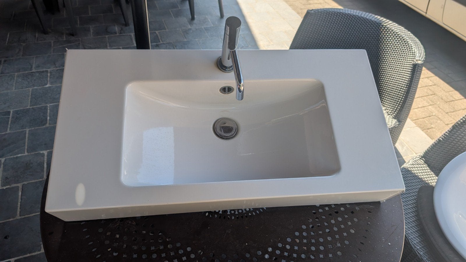 mooie wastafels Duravit met kraan vanmarcke, Ophalen