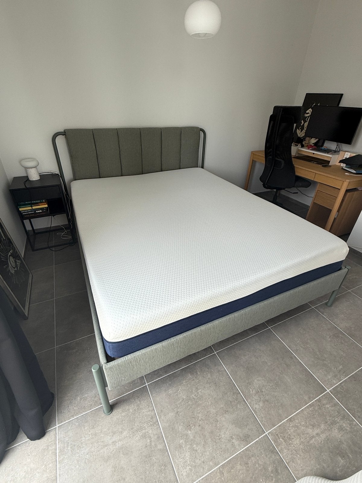 Tweepersoonsbed met matras 160x200, Huis en Inrichting, Slaapkamer | Bedden, Ophalen, Overige materialen, Verstelbaar, Tweepersoons