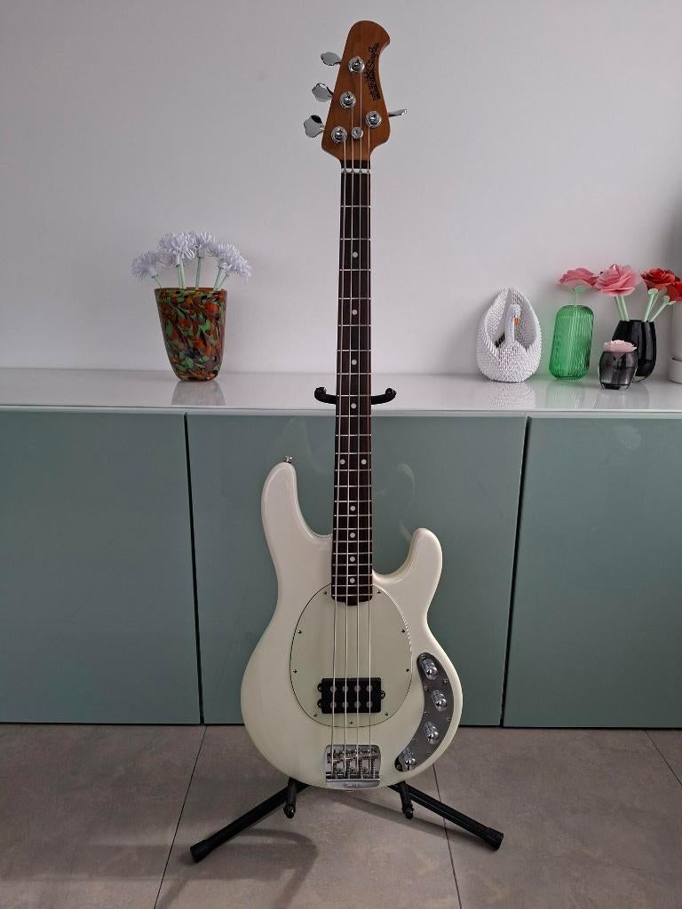 Ernie Ball Music Man Stingray Special USA, Musique & Instruments, Enlèvement, Comme neuf, Électrique