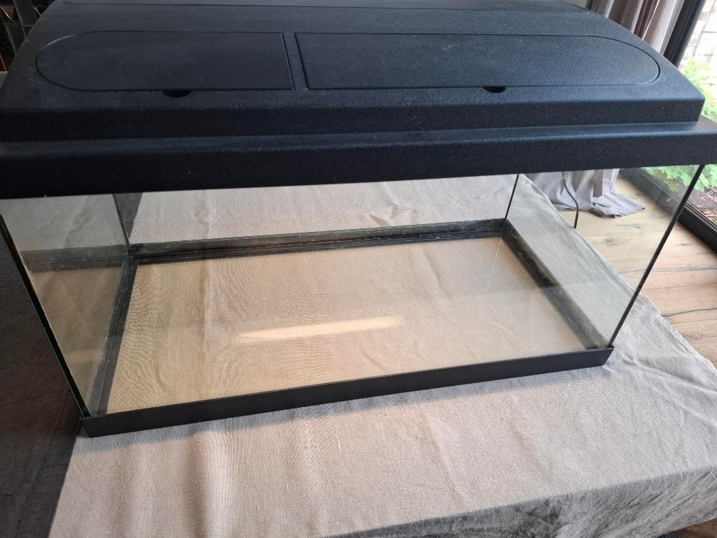 aquarium & co, Ophalen, Inclusief deksel, Gebruikt, Aquariummeubel