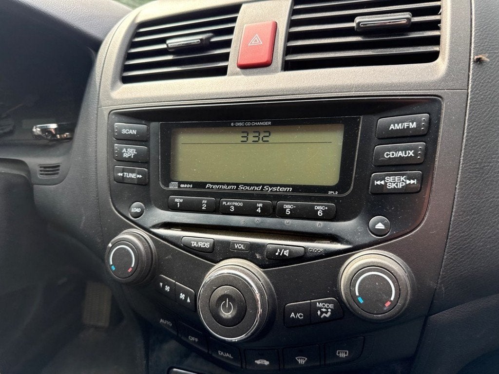 RADIO Honda Accord Tourer (CM / CN) (01-2003/08-2008), Hanauer Landstraße  222-224
60314  Frankfurt am Main, DE, Honda, Utilisé