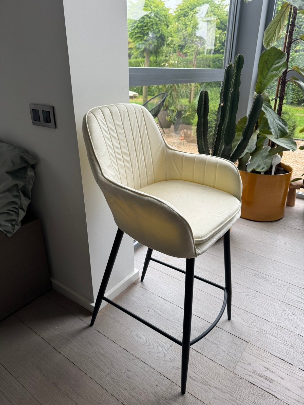 Hoge Scandinavische bijzetzetel in fluweel, Ophalen, Nieuw