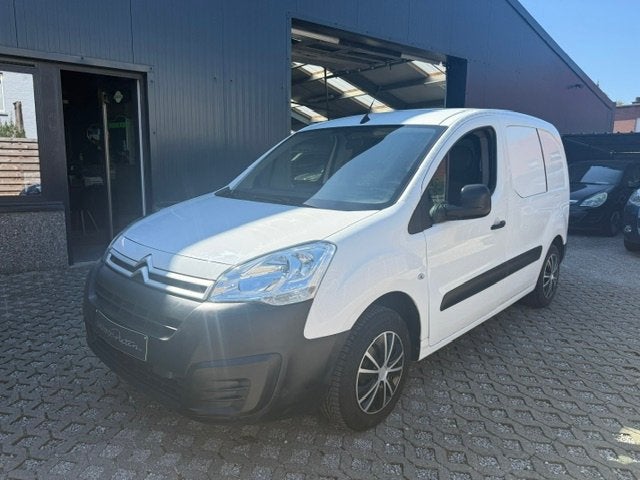Citroën Berlingo Benzine - bestelwagen - 6528€+btw, Voorwielaandrijving, Stof, Gebruikt, 4 cilinders