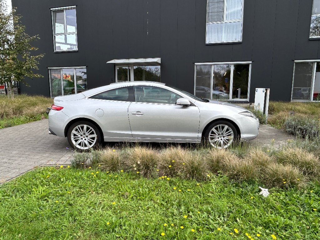 renault Laguna coupé GT 4 control 180pk 2.0l turbodiesel, Auto's, Voorwielaandrijving, Zwart, 4 cilinders, 131 kW