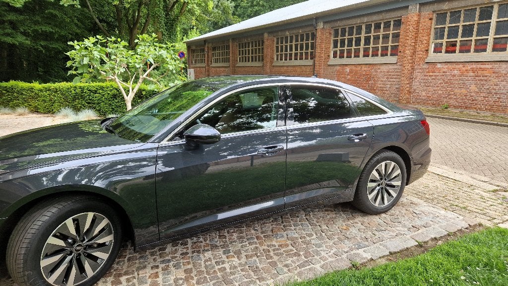 Audi A6 Berline 35 TDI S tronic Business Attraction 2022, Autos, Audi, Cuir, Argent ou Gris, Achat, 1715 kg