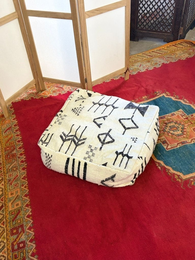 Handgewoven Marokkaanse poef, Nieuw, Ophalen of Verzenden, Stof, 50 tot 75 cm