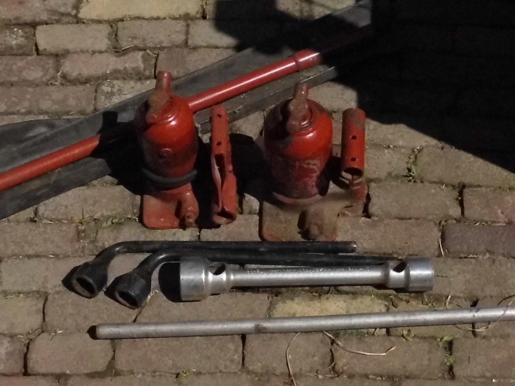 potkrik , wielsleutels , haynes manual landrover, Auto diversen, Autogereedschap, Ophalen, Zo goed als nieuw
