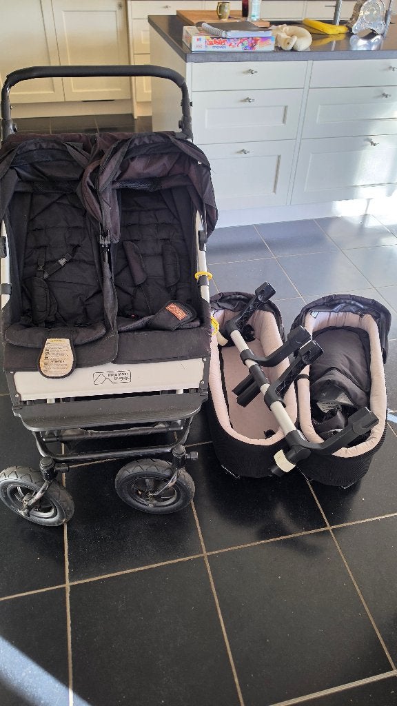 Mountain buggy voor tweeling, Kinderen en Baby's, Ophalen, Gebruikt, Overige merken, Zonnekap