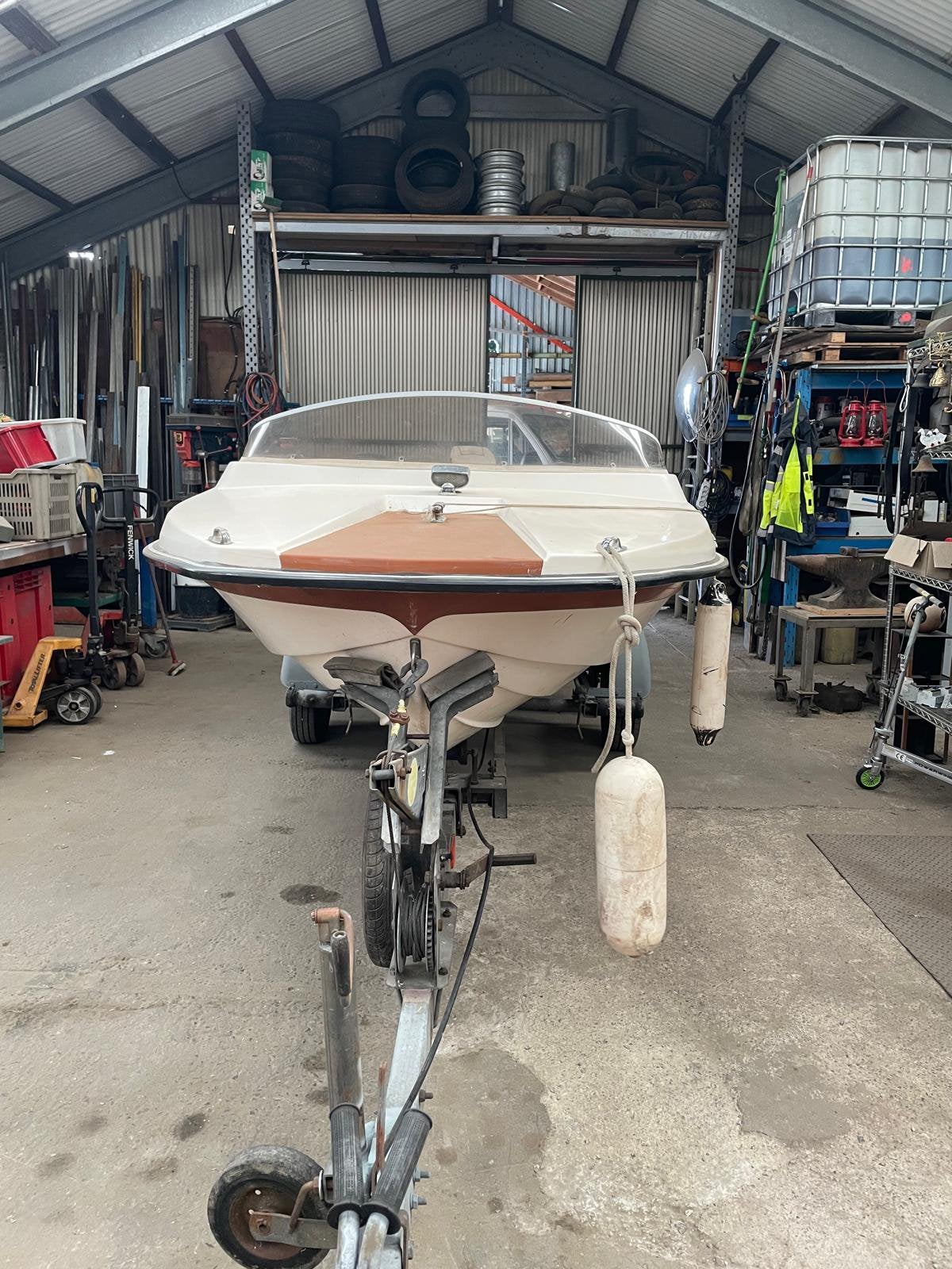 Bateau hors bord, Watersport en Boten, Speedboten, Ophalen, Zo goed als nieuw