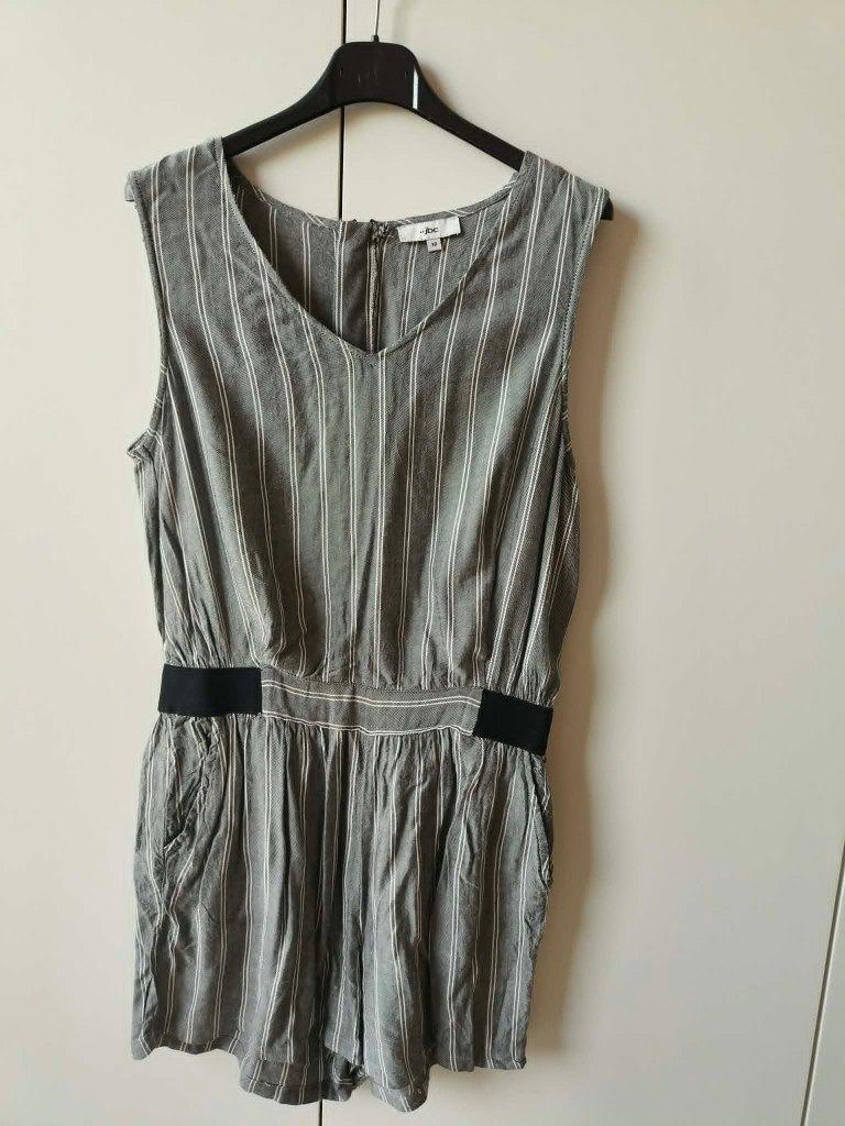 Grijs gestreepte playsuit, Kleding | Dames, Jumpsuits, Maat 38/40 (M), JBC, Ophalen of Verzenden, Zo goed als nieuw