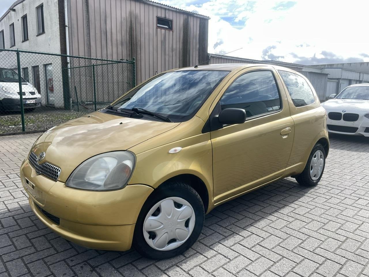 Toyota Yaris 1.0 Benzine | 3 deurs | 1 JAAR GARANTIE, Autos, Toyota, Achat, Entreprise, Boîte manuelle, 5 places