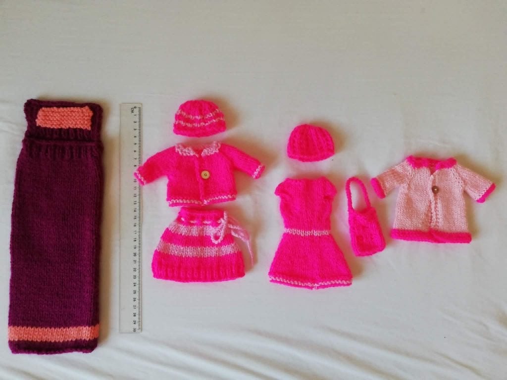 Poppenkleertjes in fluoroze/roze voor Barbie, nieuw, Ophalen of Verzenden, Nieuw, Barbie