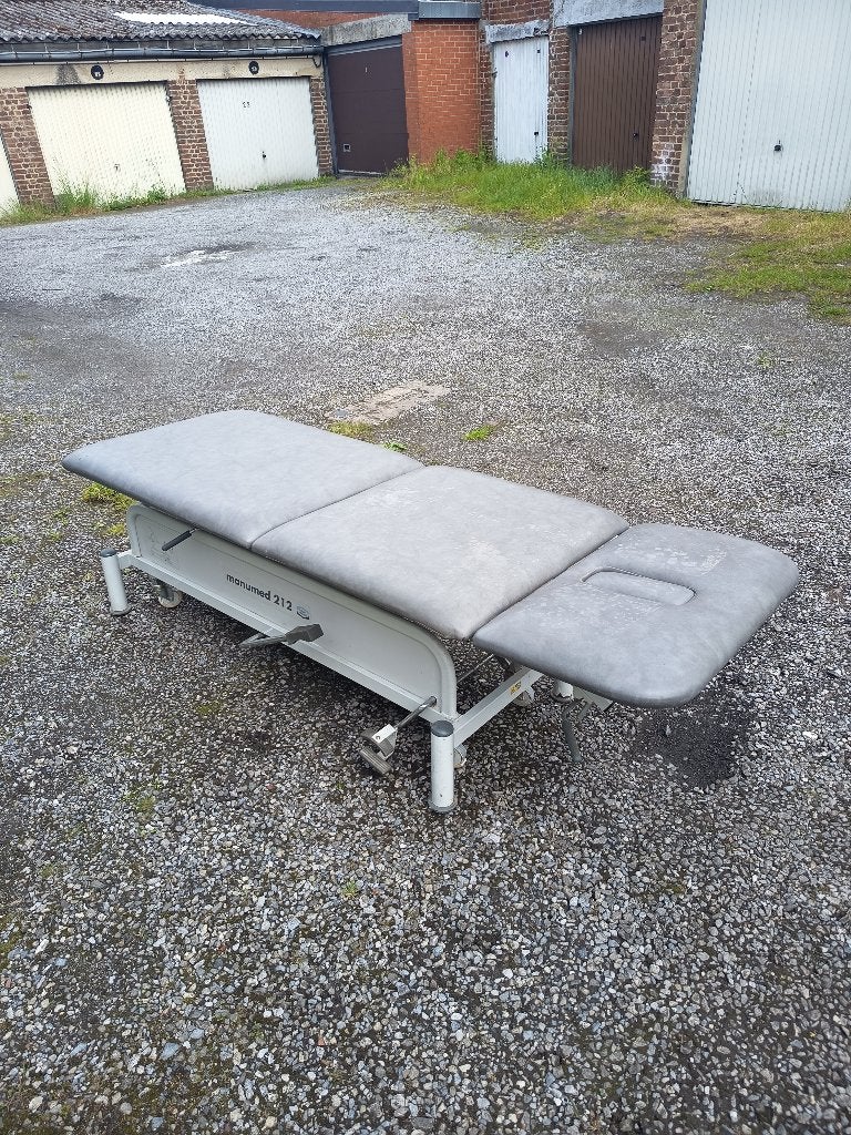 DEUX TABLES MEDICALES EN PARFAIT ETAT (1,90 m/0,65 m);, Enlèvement, Comme neuf
