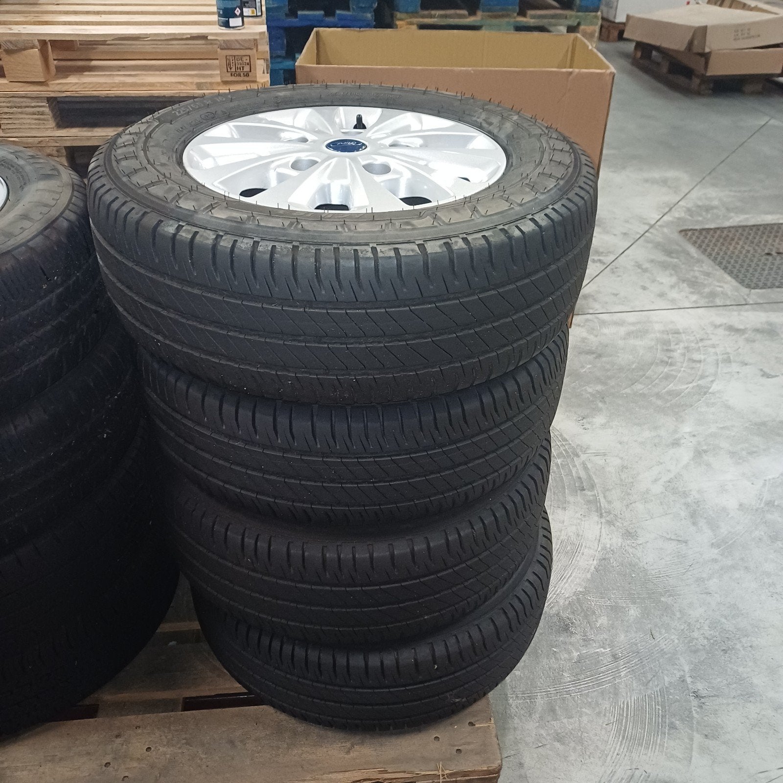 Set 16"Originele Ford Velgen+Michelin Agilis 3 (225/65 R16C), Auto-onderdelen, Banden en Velgen, 16 inch, Ophalen of Verzenden