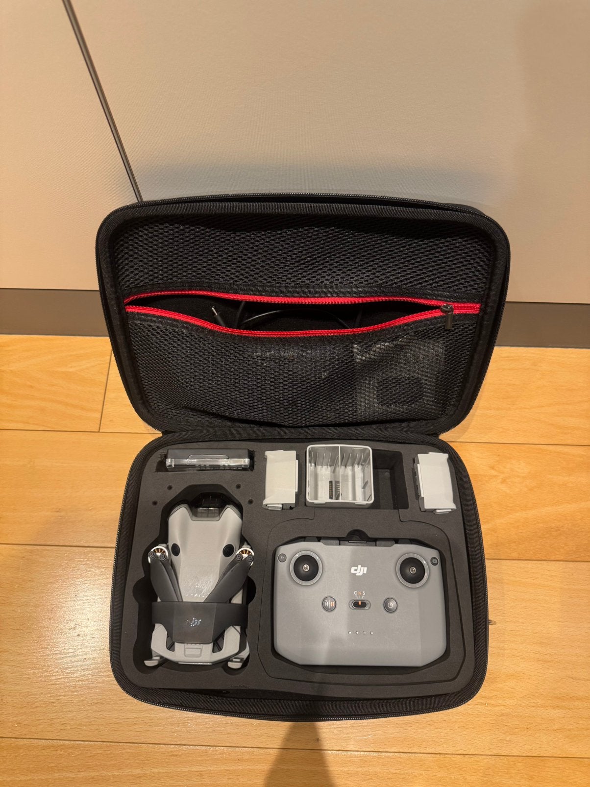 DJI Mini 4 Pro Fly More Combo (DJI RC-N2), Audio, Tv en Foto, Ophalen, Cameradrone, 15 tot 30 minuten, Zo goed als nieuw