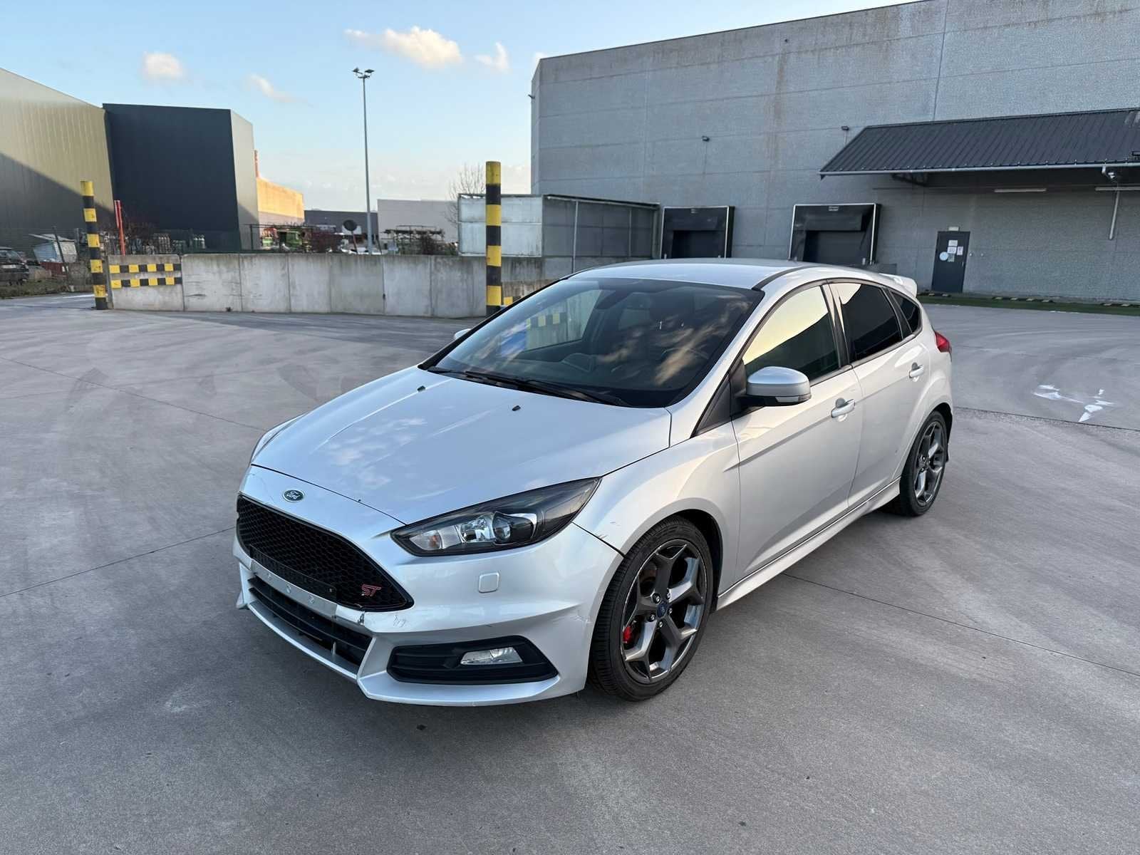 FORD - 2015 - FOCUS ST - ST - Voiture, Focus, Euro 5, Achat, Entreprise