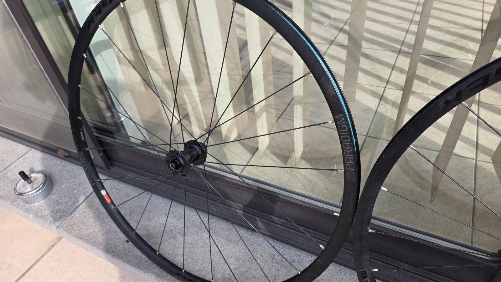 bontrager paradigm voorwiel 28 - 34 mm, Enlèvement