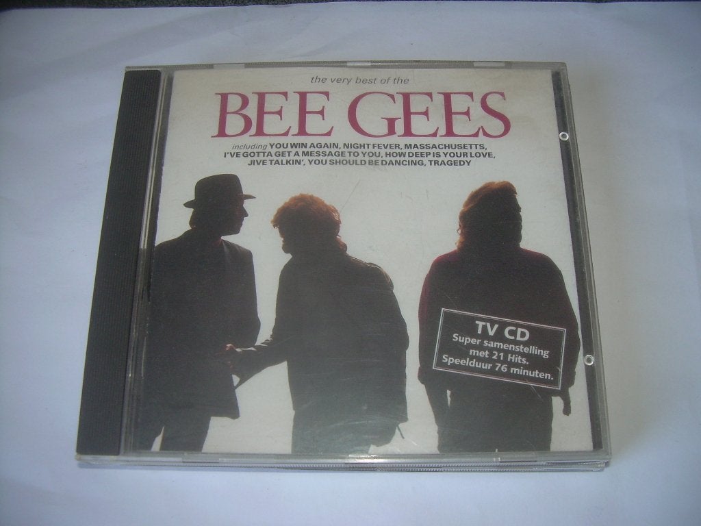 CD - THE BEE GEES  - THE VERY BEST, Cd's en Dvd's, Ophalen of Verzenden, 1970 - 1979, Zo goed als nieuw