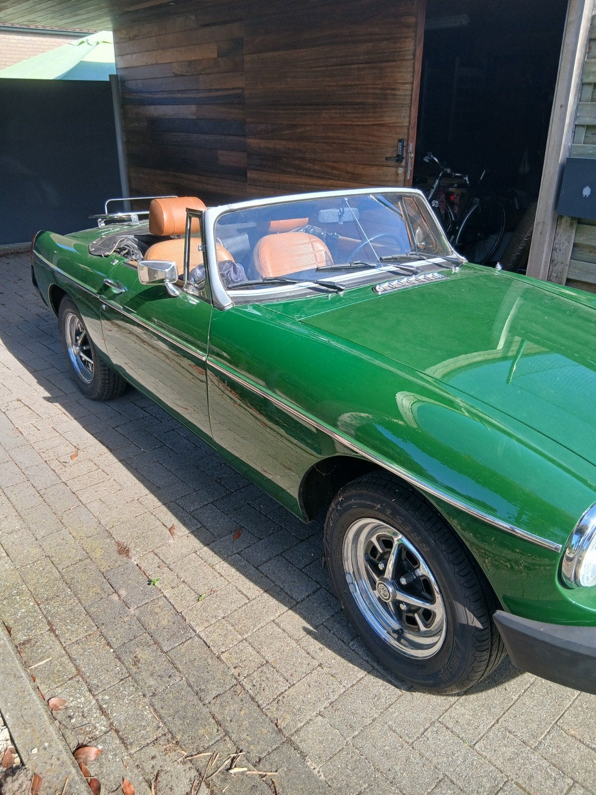 MG B Tourer. Bouwjaar 1976, groen., Auto's, Achterwielaandrijving, Cabriolet, Leder, Bruin