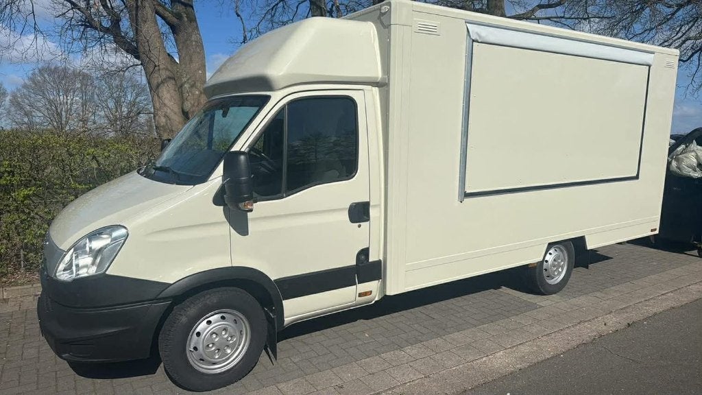 Foodtruck Iveco / Mercedes, Auto's, Automaat, Zwart, Overige bekleding, Diesel