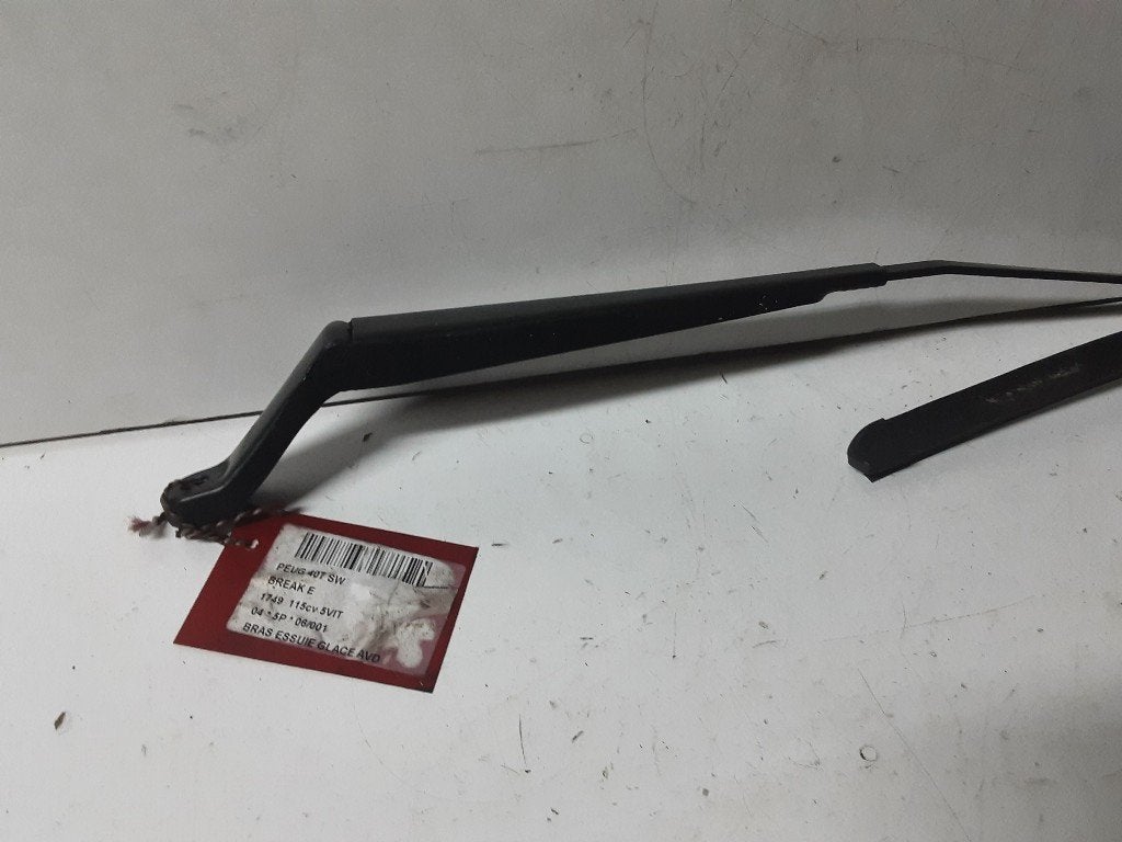 BRAS ESSUIE-GLACE AVANT DROIT Peugeot 407 SW (6E), Mevr. I. Hauben, Utilisé, Rue de l'Espoir 34 34
4030  GRIVEGNÉE, BE, Info@Collignon.be