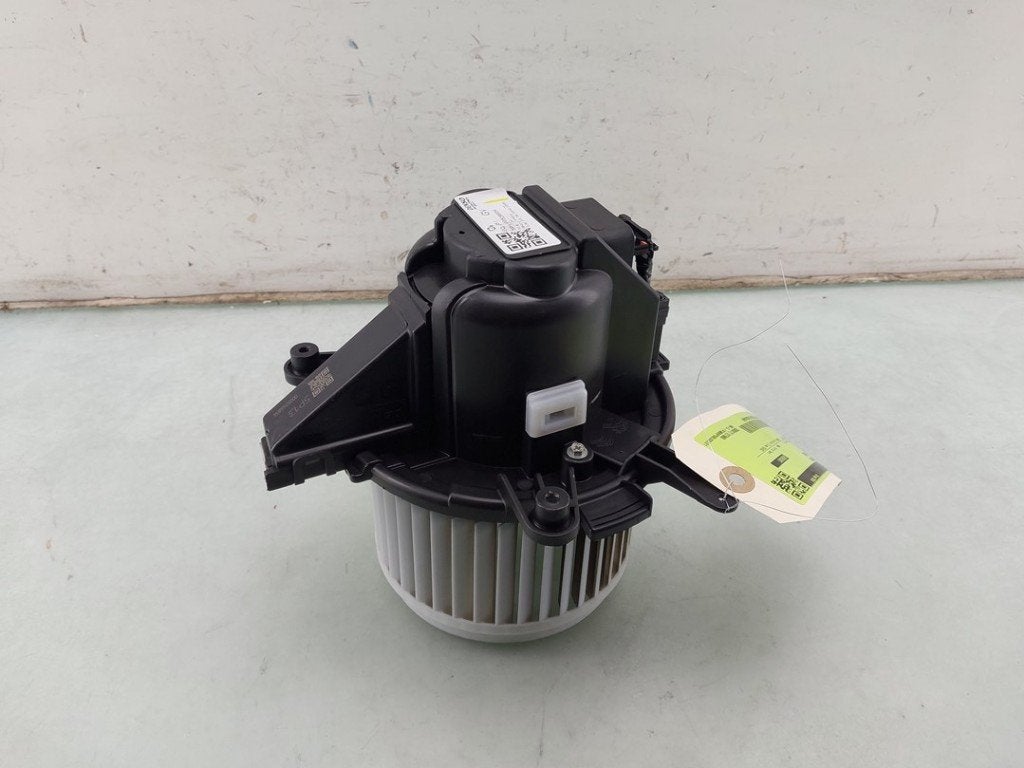 KACHEL VENTILATORMOTOR Peugeot 5008 II (M4 / MC / MJ / MR), Info@denso.nl, Hogeweyselaan 165
1382 JL  Weesp, NL, Peugeot, DENSO EUROPE B.V.